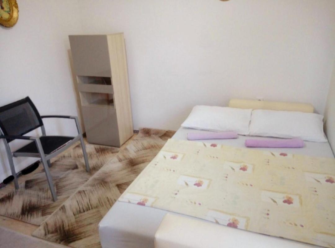 Bus Station Hostel Печ Экстерьер фото